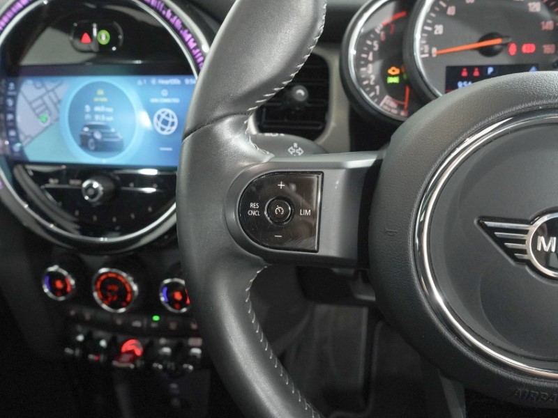 2023 (72) MINI HATCHBACK 1.5 Cooper Exclusive 3dr Auto 5588712