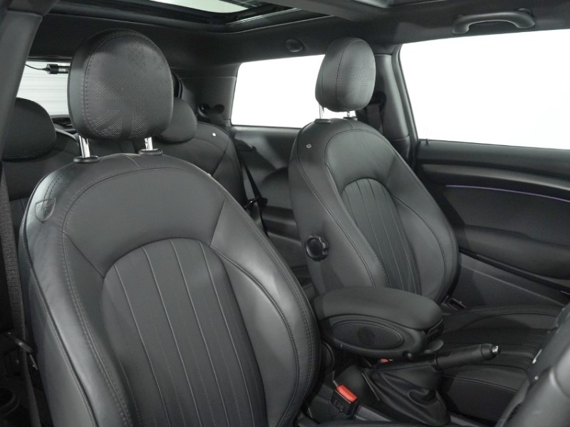 2023 (72) MINI HATCHBACK 1.5 Cooper Exclusive 3dr Auto 5588708