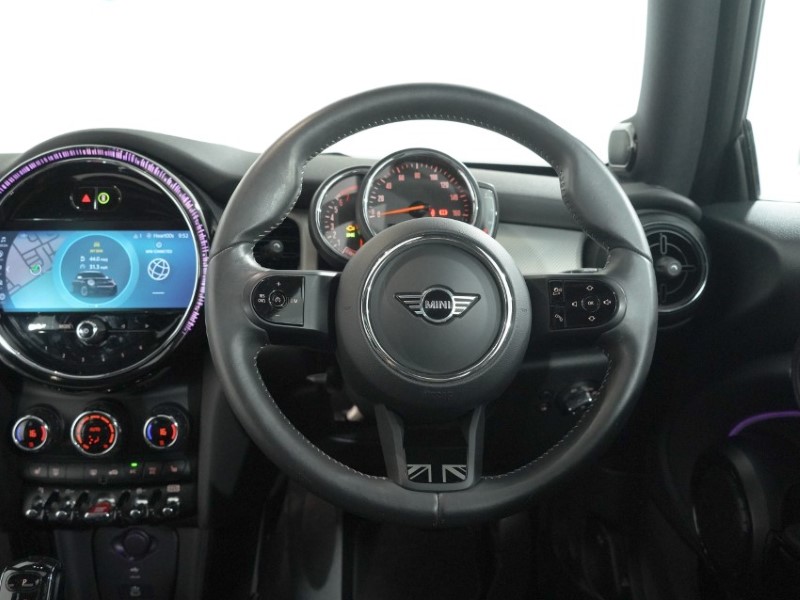 2023 (72) MINI HATCHBACK 1.5 Cooper Exclusive 3dr Auto 5588692