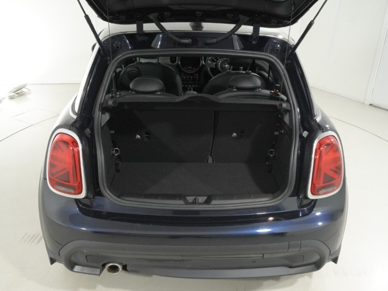 2023 (72) MINI HATCHBACK 1.5 Cooper Exclusive 3dr Auto 5588682