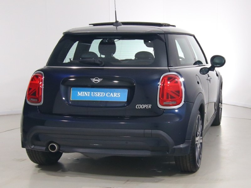 2023 (72) MINI HATCHBACK 1.5 Cooper Exclusive 3dr Auto 5588740