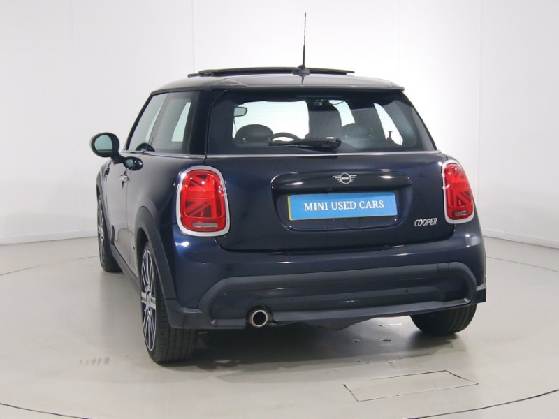 2023 (72) MINI HATCHBACK 1.5 Cooper Exclusive 3dr Auto 5588739