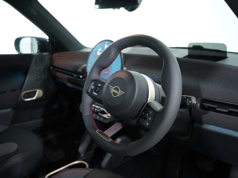 2025 (75) MINI COOPER 135kW E Sport 41kWh 3dr Auto 5715924