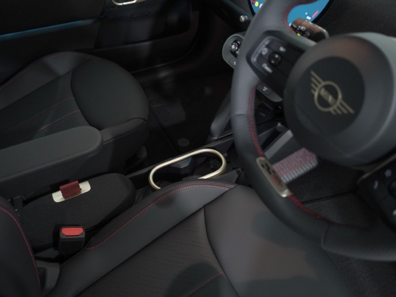 2025 (75) MINI COOPER 135kW E Sport 41kWh 3dr Auto 5715925