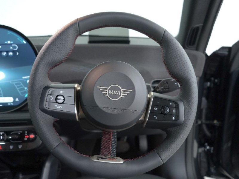 2025 (75) MINI COOPER 135kW E Sport 41kWh 3dr Auto 5715930
