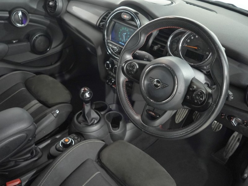 2019 (69) MINI HATCHBACK 1.5 Cooper Sport II 5dr 5579759