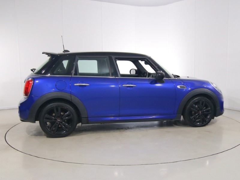 2019 (69) MINI HATCHBACK 1.5 Cooper Sport II 5dr 5579792