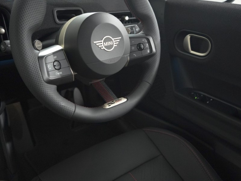 2026 (26) MINI COOPER 1.5 C Sport 3dr Auto 5963813