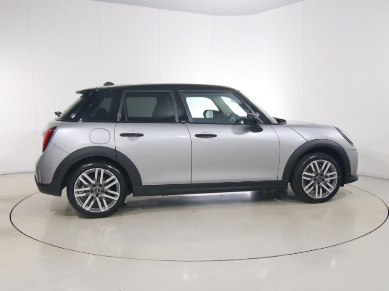 2026 (26) MINI COOPER 1.5 C Classic 5dr Auto 5963746