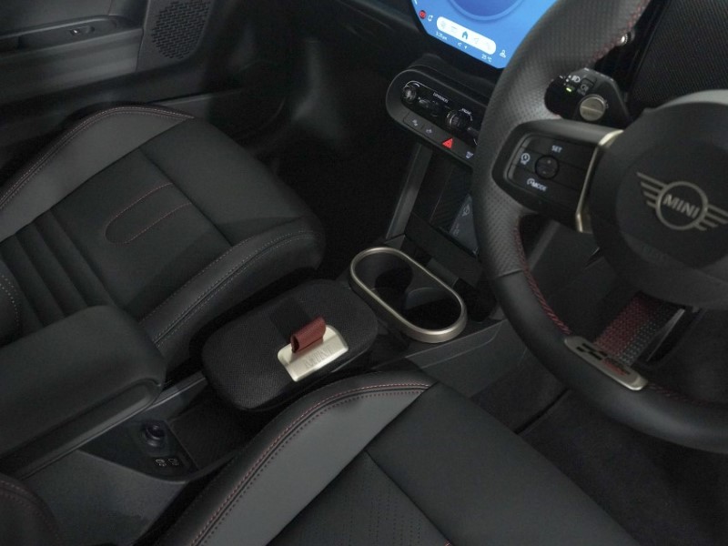 2026 (26) MINI COOPER 1.5 C Sport 5dr Auto 5963708