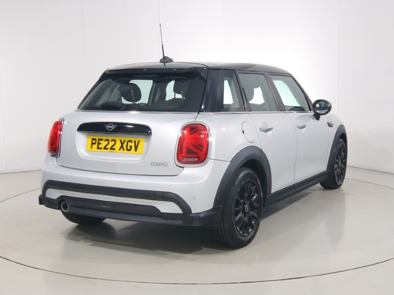 2022 (22) MINI HATCHBACK 1.5 Cooper Classic 5dr Auto 5588271