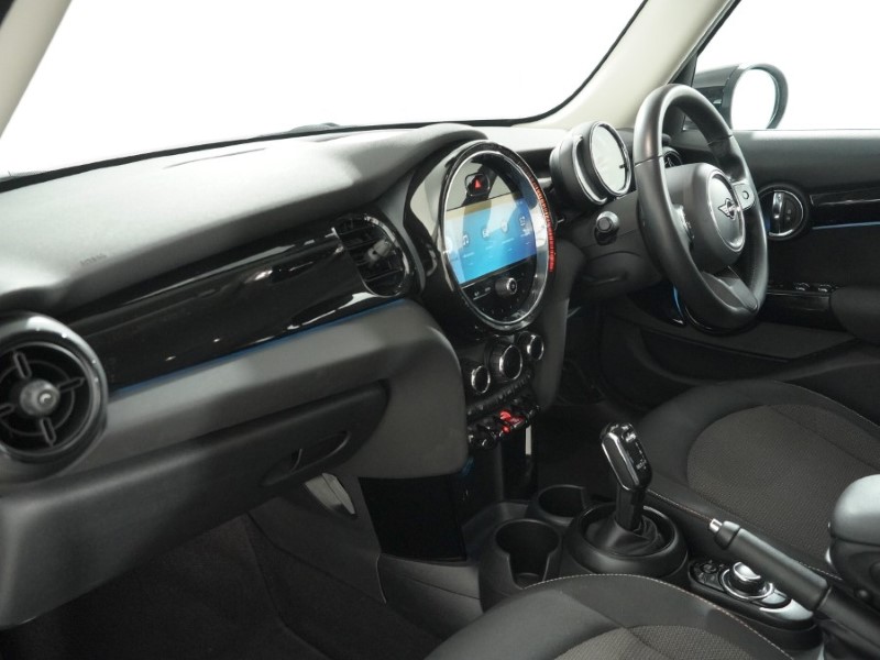2022 (22) MINI HATCHBACK 1.5 Cooper Classic 5dr Auto 5588237