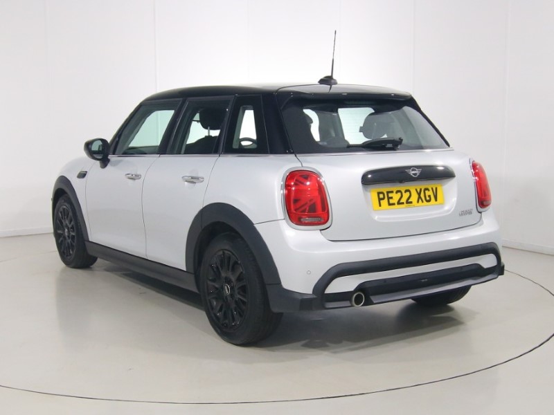 2022 (22) MINI HATCHBACK 1.5 Cooper Classic 5dr Auto 1