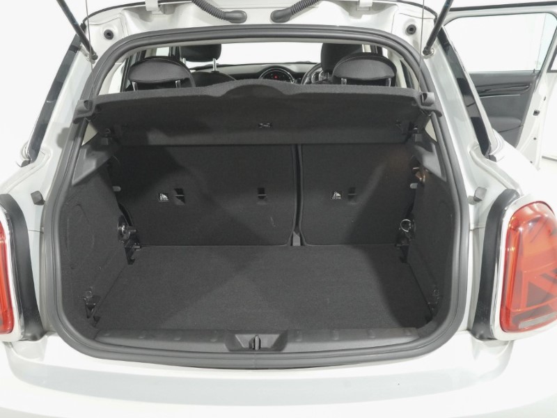 2022 (22) MINI HATCHBACK 1.5 Cooper Classic 5dr Auto 5588231