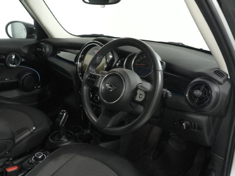 2022 (22) MINI HATCHBACK 1.5 Cooper Classic 5dr Auto 5588232