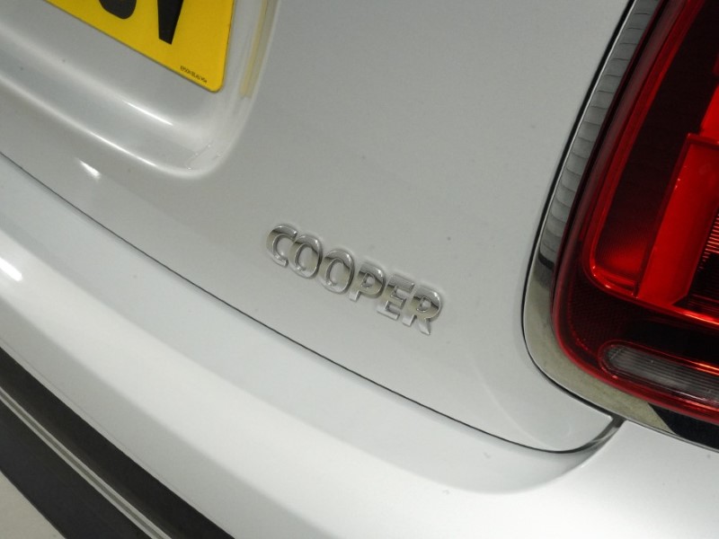 2022 (22) MINI HATCHBACK 1.5 Cooper Classic 5dr Auto 5588228