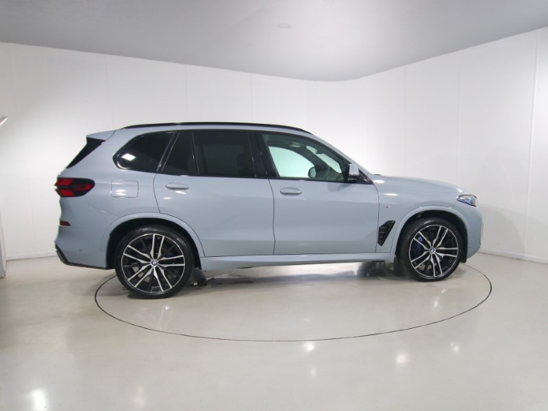 2024 (24) BMW X5 xDrive30d MHT M Sport 5dr Auto 5640288