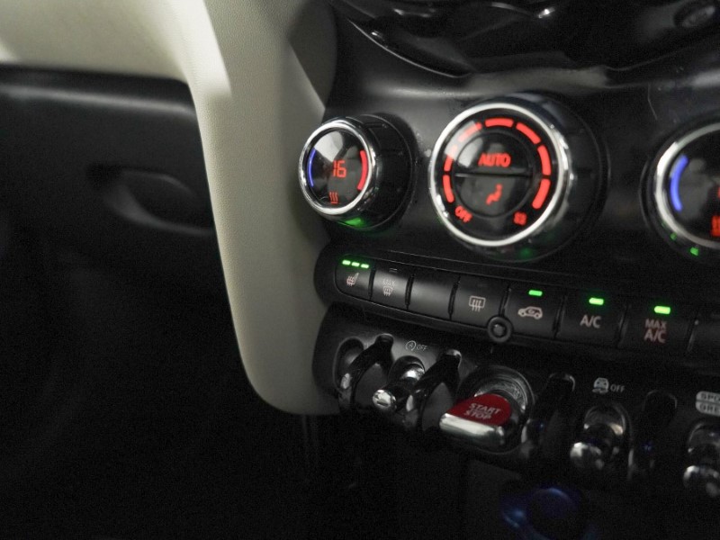 2024 (24) MINI HATCHBACK 1.5 Cooper Exclusive 3dr 5595400