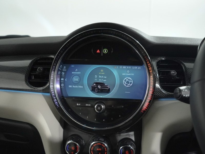 2024 (24) MINI HATCHBACK 1.5 Cooper Exclusive 3dr 5595395