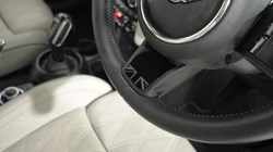 2024 (24) MINI HATCHBACK 1.5 Cooper Exclusive 3dr 5595387