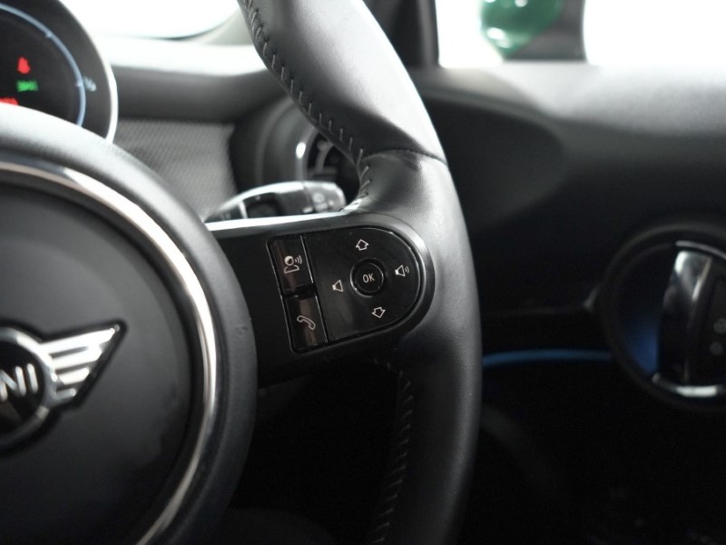 2024 (24) MINI HATCHBACK 1.5 Cooper Exclusive 3dr 5595392