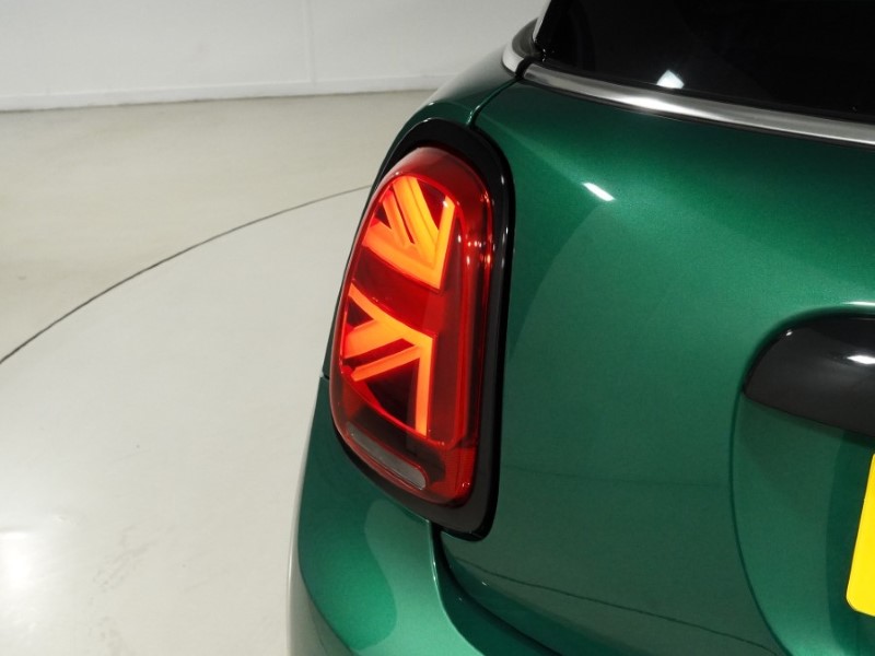 2024 (24) MINI HATCHBACK 1.5 Cooper Exclusive 3dr 5595413