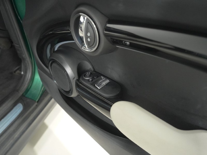 2024 (24) MINI HATCHBACK 1.5 Cooper Exclusive 3dr 5595384
