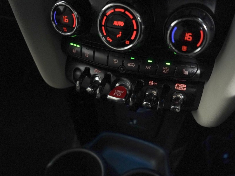 2024 (24) MINI HATCHBACK 1.5 Cooper Exclusive 3dr 5595401