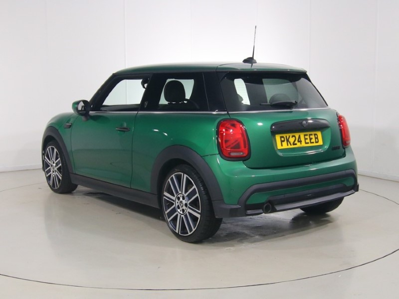 2024 (24) MINI HATCHBACK 1.5 Cooper Exclusive 3dr 1