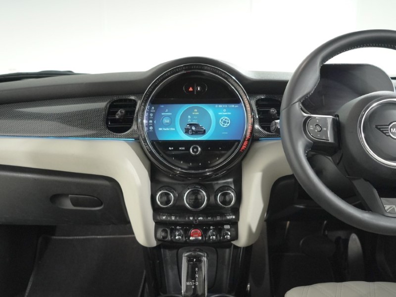 2024 (24) MINI HATCHBACK 1.5 Cooper Exclusive 3dr 5595377
