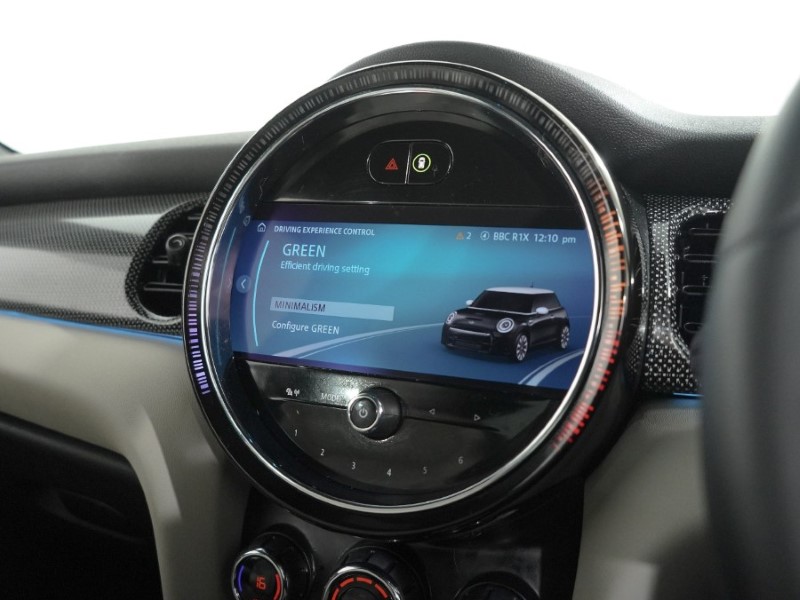 2024 (24) MINI HATCHBACK 1.5 Cooper Exclusive 3dr 5595407