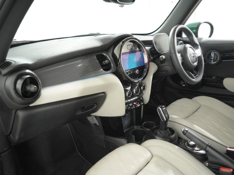 2024 (24) MINI HATCHBACK 1.5 Cooper Exclusive 3dr 5595374