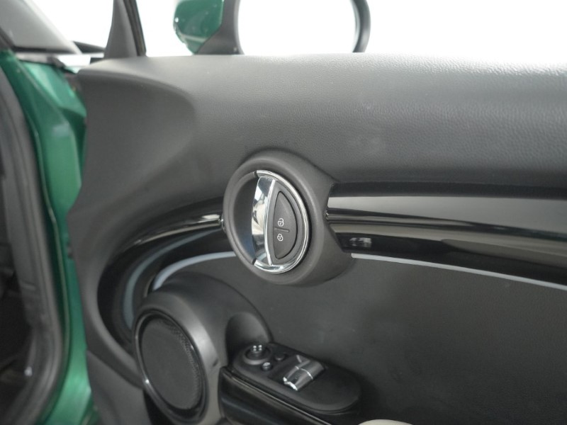 2024 (24) MINI HATCHBACK 1.5 Cooper Exclusive 3dr 5595385