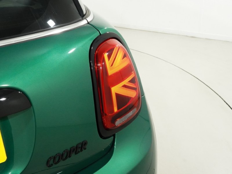 2024 (24) MINI HATCHBACK 1.5 Cooper Exclusive 3dr 5595412