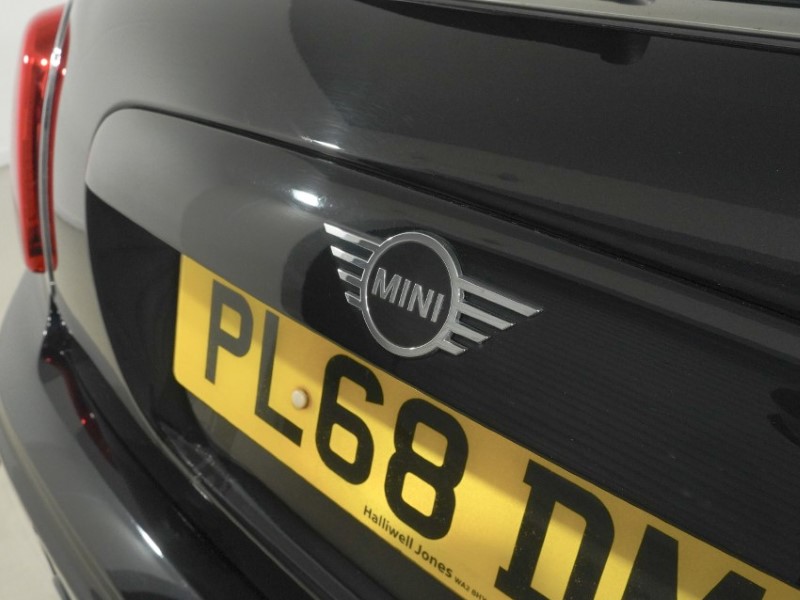 2018 (68) MINI HATCHBACK 1.5 Cooper Sport II 3dr 5651181