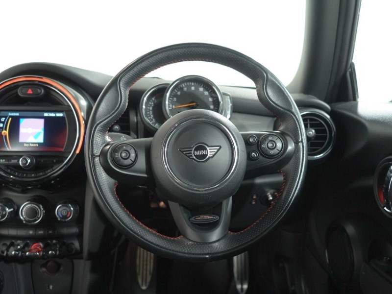 2018 (68) MINI HATCHBACK 1.5 Cooper Sport II 3dr 5651190