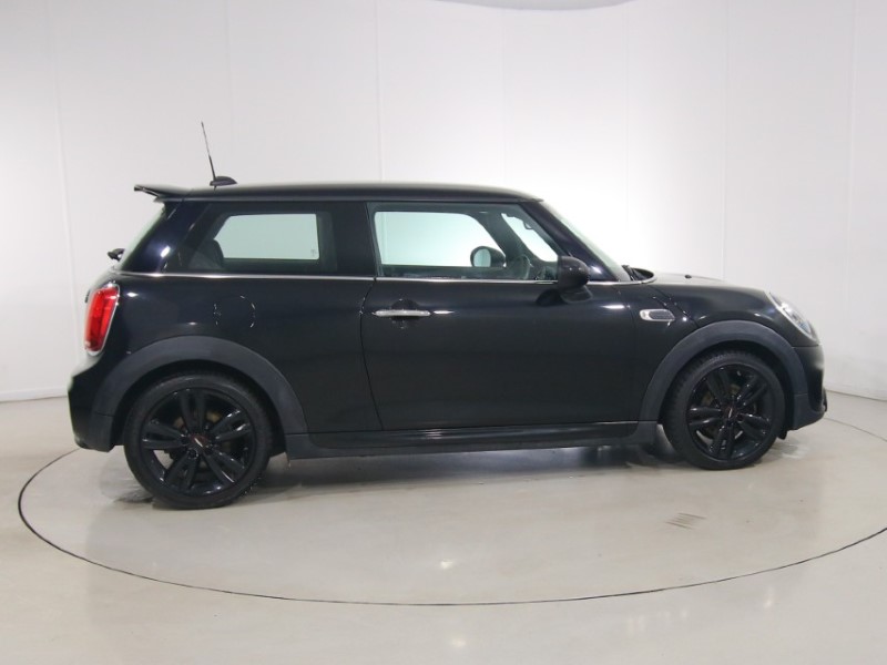 2018 (68) MINI HATCHBACK 1.5 Cooper Sport II 3dr 5651229