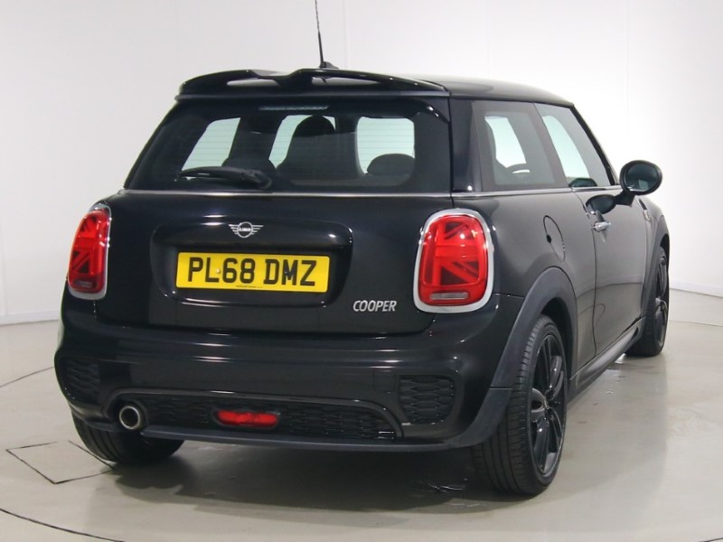 2018 (68) MINI HATCHBACK 1.5 Cooper Sport II 3dr 5651228