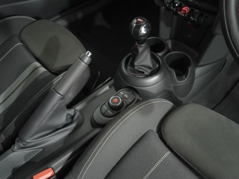 2018 (68) MINI HATCHBACK 1.5 Cooper Sport II 3dr 5651202