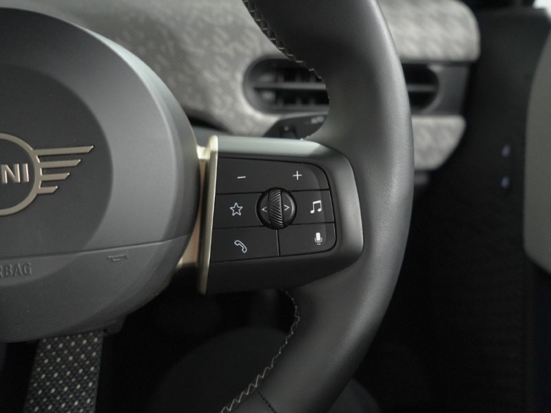 2025 (25) MINI COOPER 2.0 S Exclusive 3dr Auto 5626052