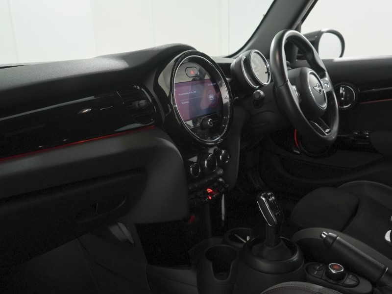 2021 (21) MINI HATCHBACK 1.5 Cooper Sport 5dr Auto 5611228