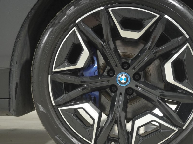2023 (23) BMW iX 240kW xDrive40 M Sport 76.6kWh 5dr Auto 5618539