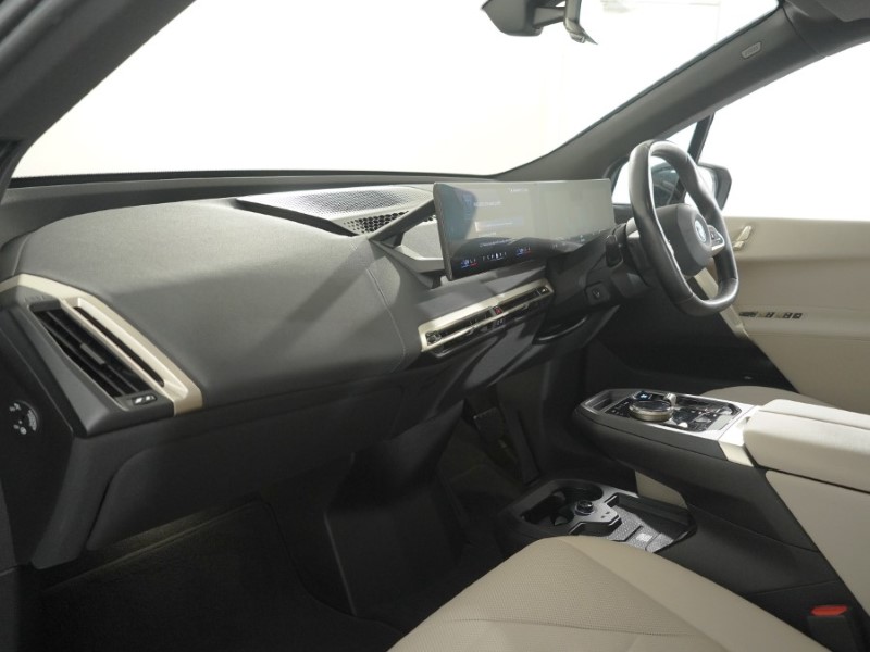 2023 (23) BMW iX 240kW xDrive40 M Sport 76.6kWh 5dr Auto 5618566