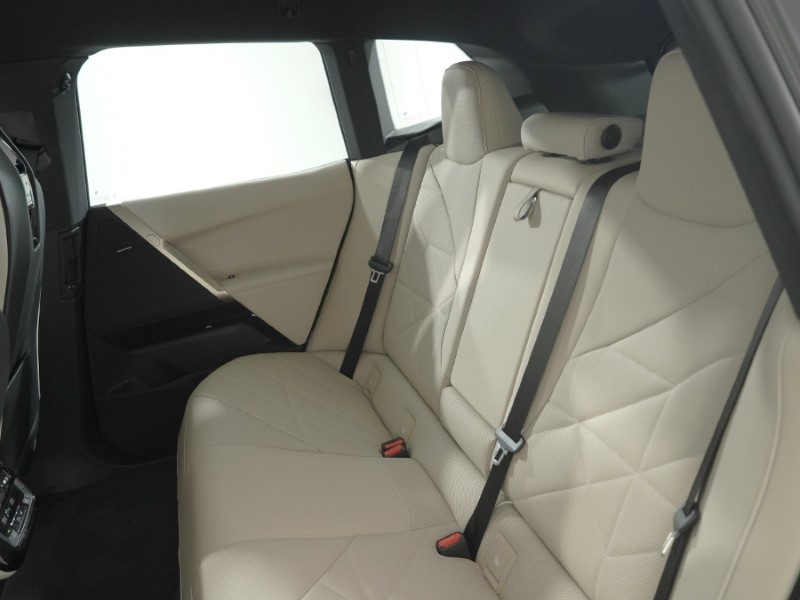 2023 (23) BMW iX 240kW xDrive40 M Sport 76.6kWh 5dr Auto 5618568