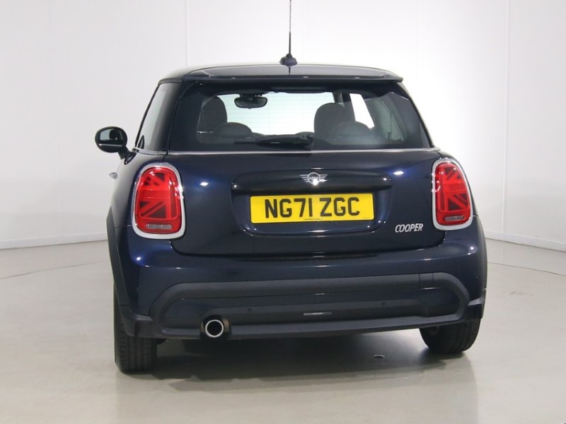 2022 (71) MINI HATCHBACK 1.5 Cooper Classic 3dr Auto 5606145