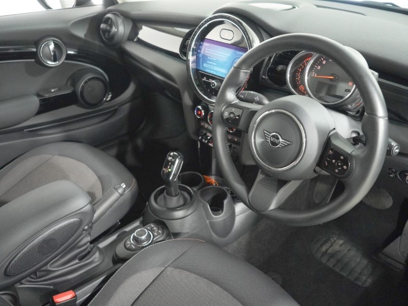 2022 (71) MINI HATCHBACK 1.5 Cooper Classic 3dr Auto 5606121