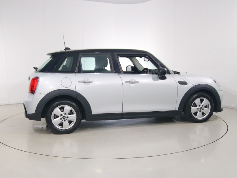 2022 (22) MINI HATCHBACK 1.5 Cooper Classic 5dr 5629731
