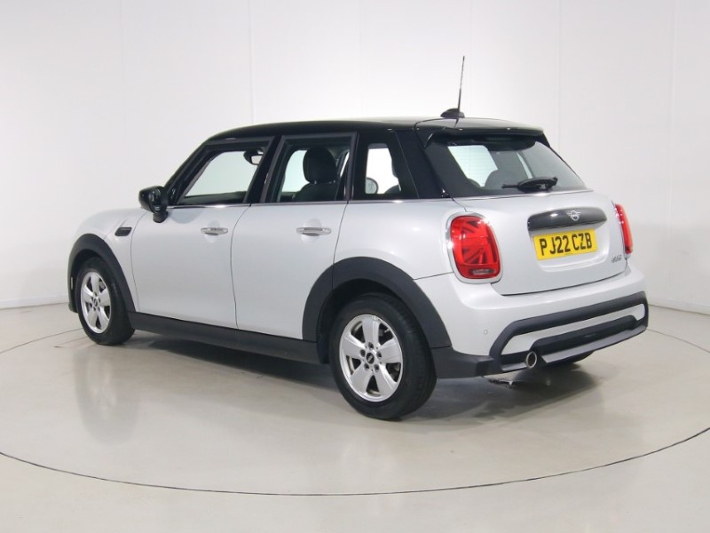 2022 (22) MINI HATCHBACK 1.5 Cooper Classic 5dr 1