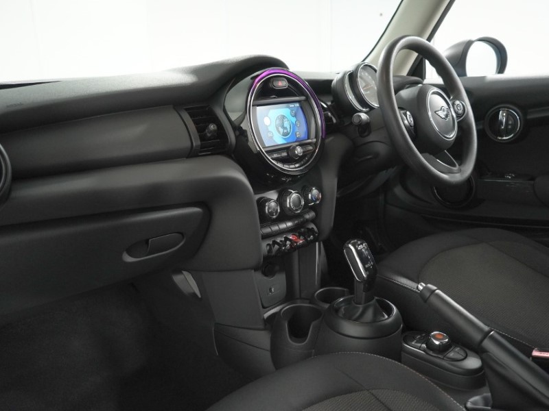 2018 (68) MINI HATCHBACK 1.5 One II 3dr Step Auto 5627908