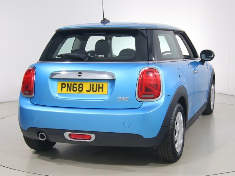 2018 (68) MINI HATCHBACK 1.5 One II 3dr Step Auto 5627954